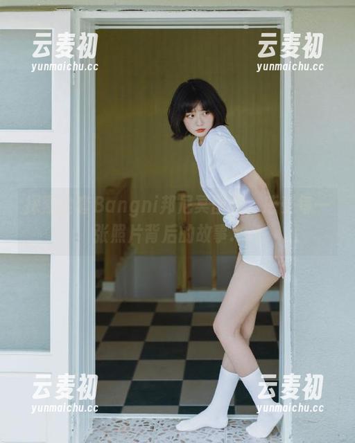 探索全套Bangni邦尼冥图包，感受每一张照片背后的故事.txt