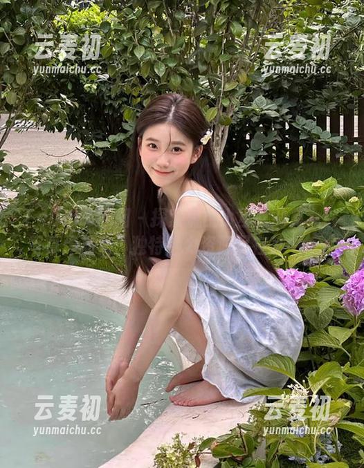 Feilin嗲囡囡 - 探索流氓小巫女的兔女郎写真作品集：独特魅力资源尽在其中.txt