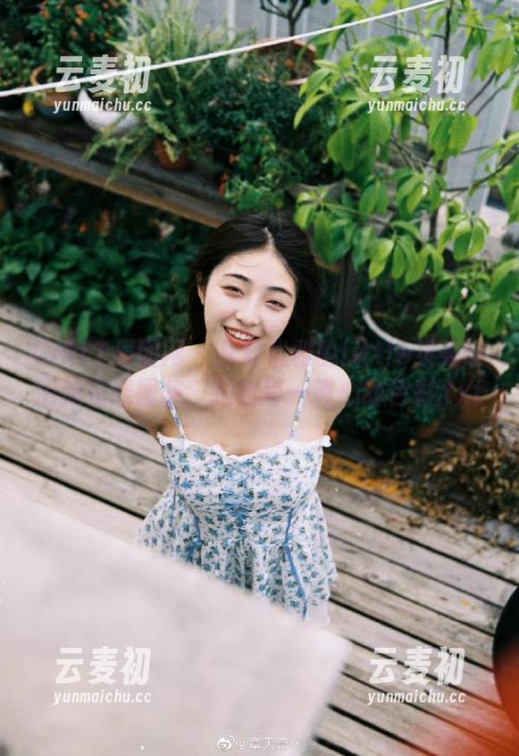 GIRLT果团网 - 从容优雅的little贝壳喵厨娘在线图集，拍出每一道心动色彩.txt