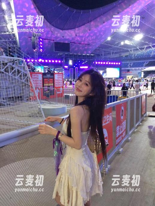 GIRLT果团网 - 错过会后悔的松果儿镂空写真：精彩原图带你领略不一样的风格！.txt