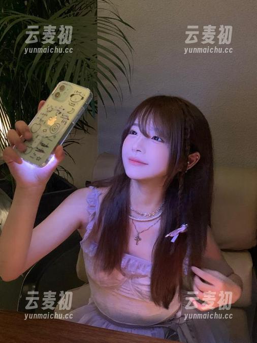 HuaYang花漾 - 每一张均可下载的图片，周于希Sandy纯白写真唤醒心灵的宁静.txt