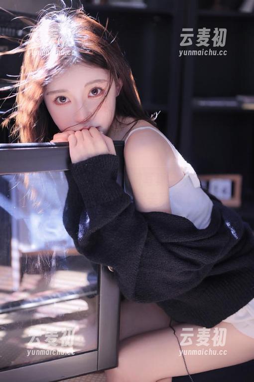 LD零度摄影 - 甜甜短裙写真全集：绽放优雅与甜美交织的完美瞬间.txt