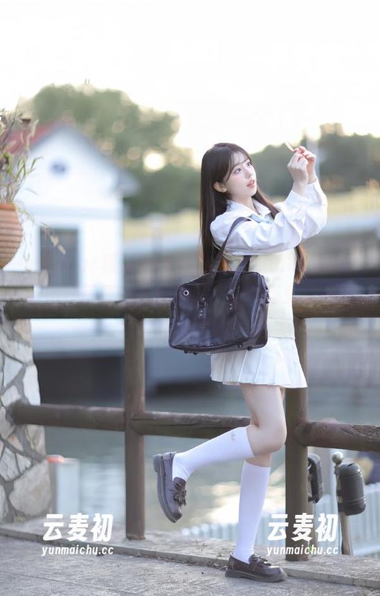 MFStar模范学院 - 唐琪儿Beauty以最新婚纱写真集震撼登场，让你感受纯粹的婚礼魅力.txt