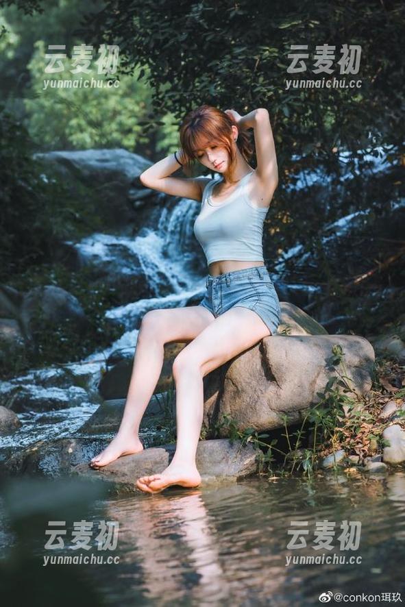 夏日沐浴中的时光美景：喵糖映画全新图集及资源热销中.txt