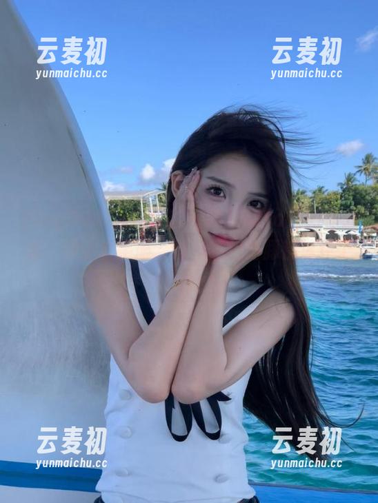 QingDouKe青豆客 - 晓艾fafa最新作品集：穿上水手服，她竟然把海豚都迷住了！.txt