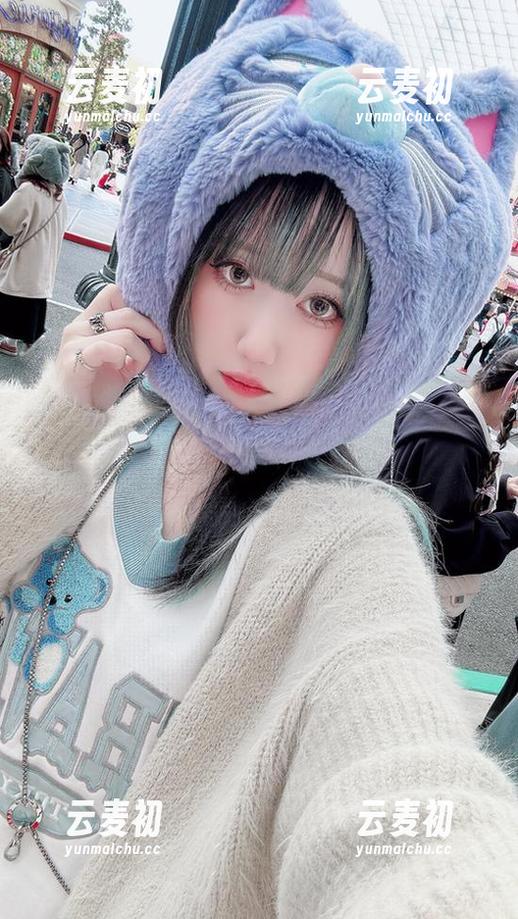 立即下载Sameki御姐全套写真，品味她的独特时尚与美丽.txt