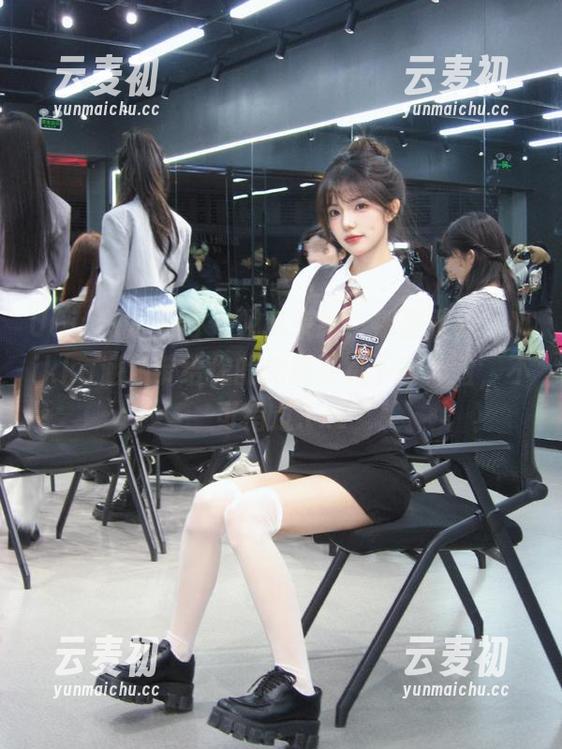 UGirls尤果网 - 脱离束缚，裸足而行，Mikka涵涵带给你的免费写真下载体验，不可错过.txt