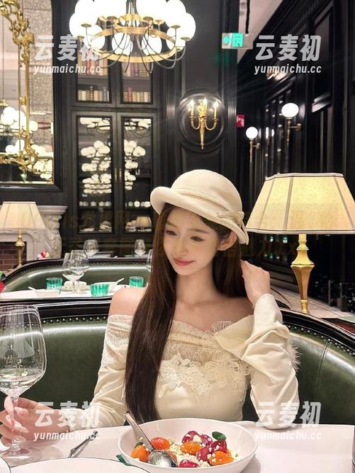 UGirls尤果网 - 瑜伽与美的结合：温鈊怡无圣光套图带你领略自信魅力.txt