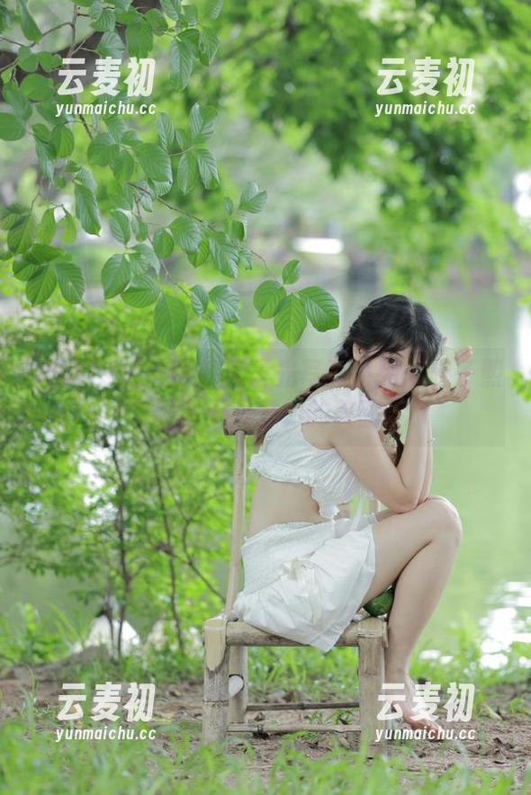 UGirls尤果网 - 无圣光写真系列：游子熙女友展现无限魅力的美图.txt