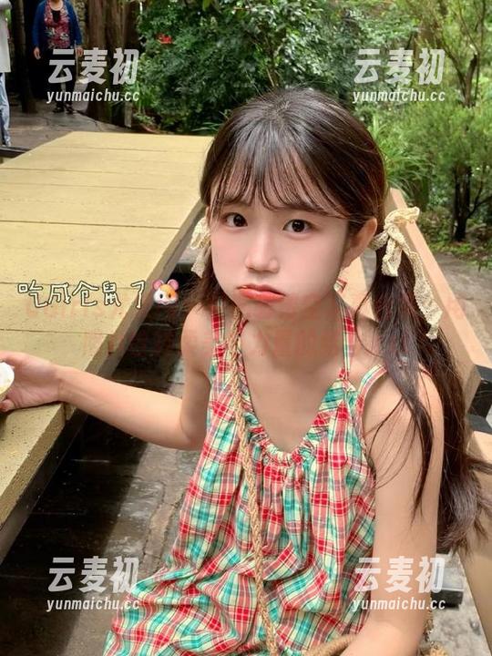 UGirls尤果网 - 白熙萌镂空写真合集：用照片诠释柔美与力量的结合.txt