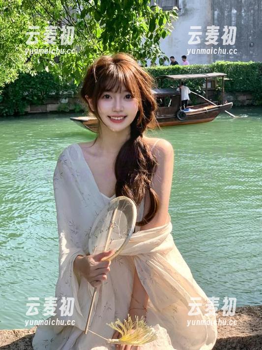 XIAOYU语画界 - 杨紫嫣Cynthia裸足美图合集：让你一秒爱上‘脚’的艺术！.txt