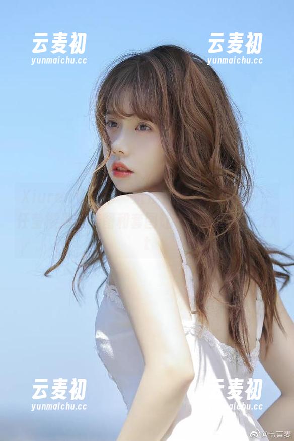 Xiuren秀人网 - 沉浸在校园的美丽中，任莹樱最新美图和套图让你大开眼界！.txt