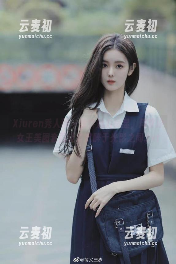 Xiuren秀人网 - 独特魅力尽显，周慕汐女王美图套图让你沉醉于光影之间.txt