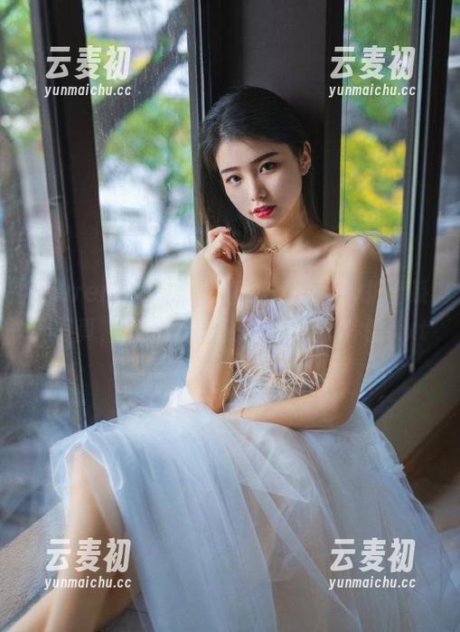 Xiuren秀人网 - 小蛮妖_honey护士系列写真，探索图库资源的新视觉体验.txt