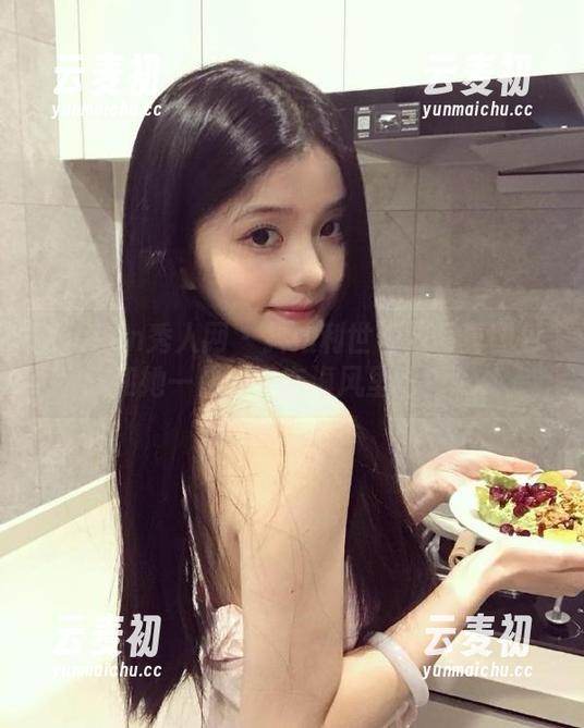 Xiuren秀人网 - 抖娘利世海边写真图包：和她一起漫游在海风里吧！.txt
