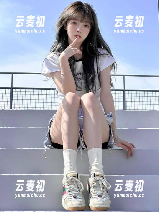 Xiuren秀人网 - 王紫琳旅拍写真全套：带你领略她的生活美学.txt