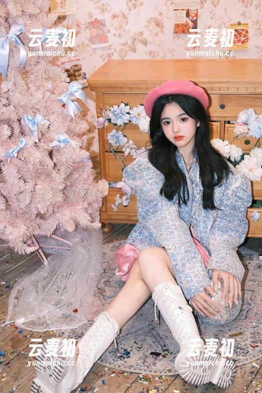 Xiuren秀人网 - 你敢相信？菲儿beauty的全套旗袍图包让宝藏女孩瞬间变身气质女神！.txt