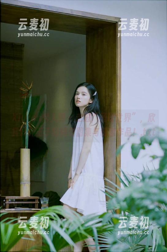 Xiuren秀人网 - 走进“圣诞世界”，欣赏轩轩王子的搞怪图集与创意作品！.txt