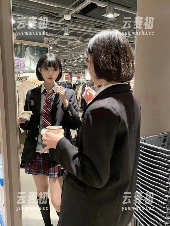 Xiuren秀人网 - 雨儿酱eve的旗袍写真作品合集，立即下载，感受时光魅力！.txt