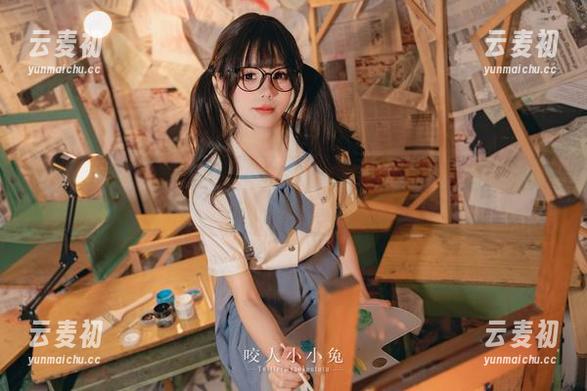 Yiko湿润兔的写真分享：修女套图带你领略圣洁与诱惑的交织.txt