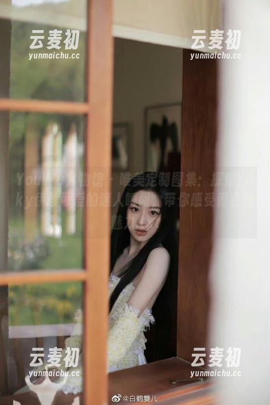 YouWu尤物馆 - 唯美定制图集：探索Yuky伊珍可爱的迷人瞬间，带你感受青春的魅力.txt