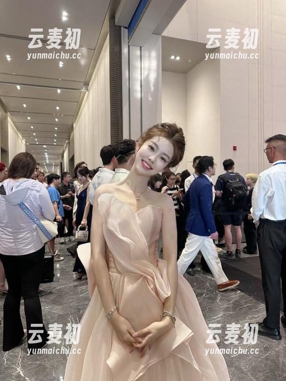 beautyleg - 全方位揭秘Antina空姐的写真集，分享她的风采与魅力.txt