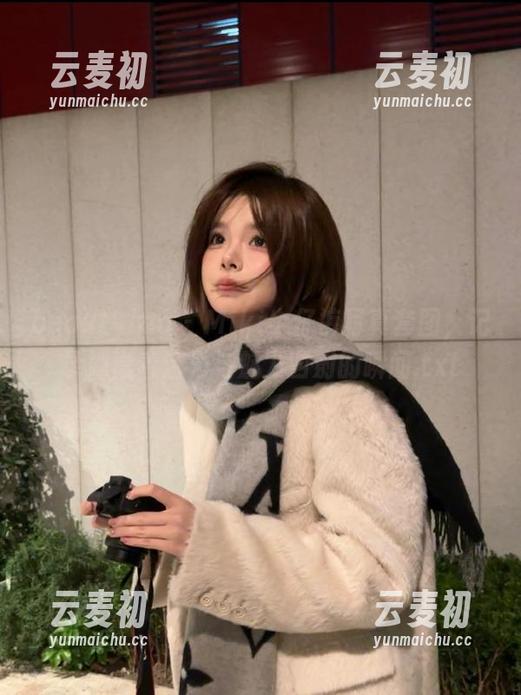 beautyleg - Miki牛仔裤写真套图，记录她青春活力与魅力四射的瞬间.txt