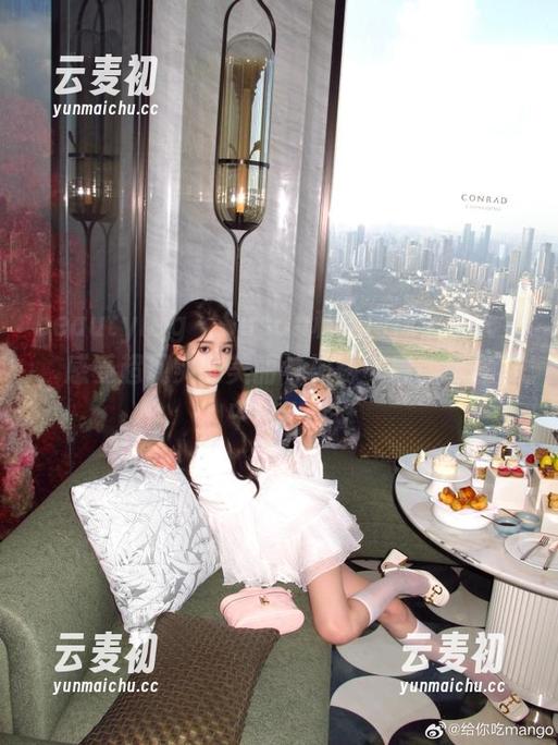 beautyleg - Susan私拍网袜套图大赏，感受超现实的美丽与神秘气息，尽在其中！.txt