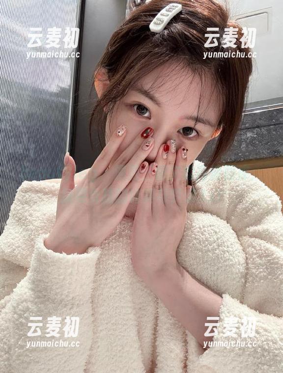 beautyleg - 漫游王郁文的高清图库：探寻女孩的纯真与梦想.txt