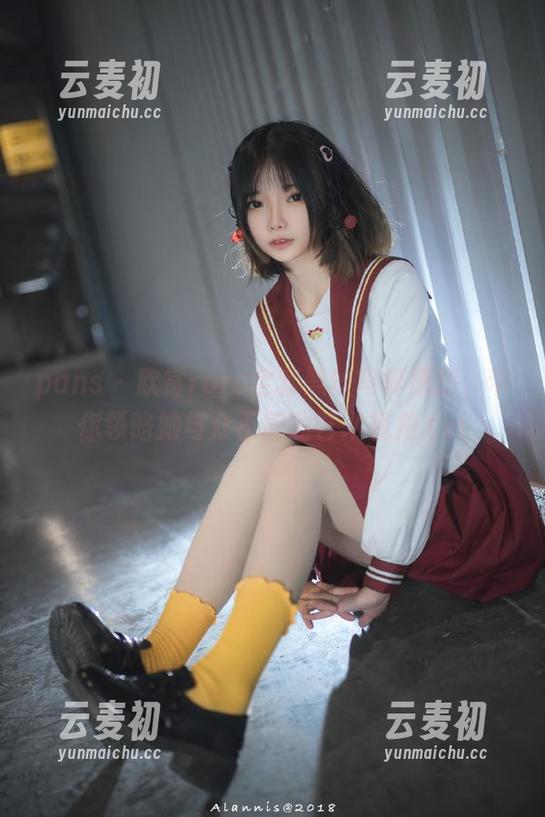 pans - 欣赏roro全套黑丝写真原图，带你领略她与众不同的艺术视角.txt