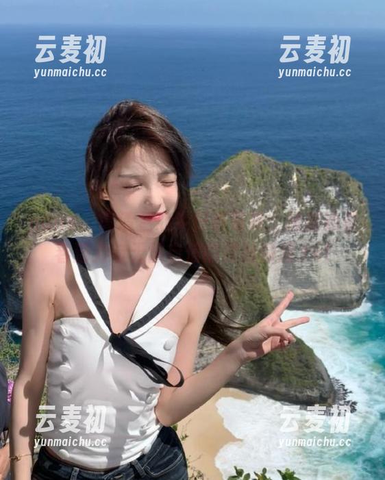 pans - 高清兰心牛仔裤写真：捕捉她青春活力与无限自信的绝妙瞬间.txt