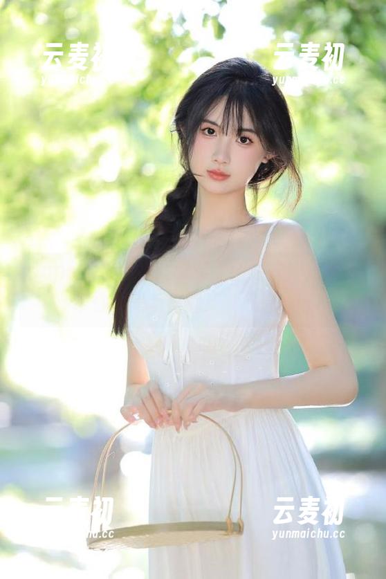 pans - 小倩在线发布全新连衣裙作品，带你领略夏日的清新气息.txt