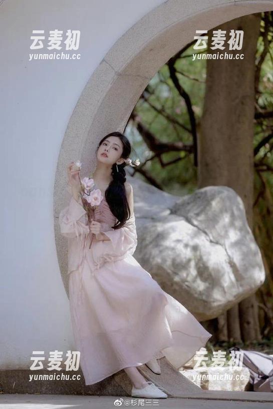 pans - 高清原图解析木木蕾丝：轻盈透视的艺术美感.txt