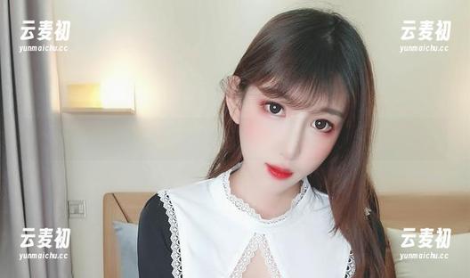w黑米粥w的旗袍之旅：欲了解她的风采，在线获取最新图片！.txt