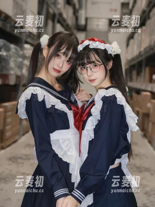 漫步于光影间：けん研短裙写真全集为你献上视觉盛宴.txt
