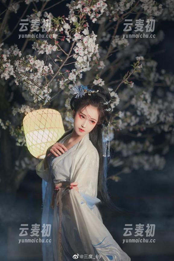 下载三度_69赫多涅图包，感受不同色彩下的美丽与灵动！.txt