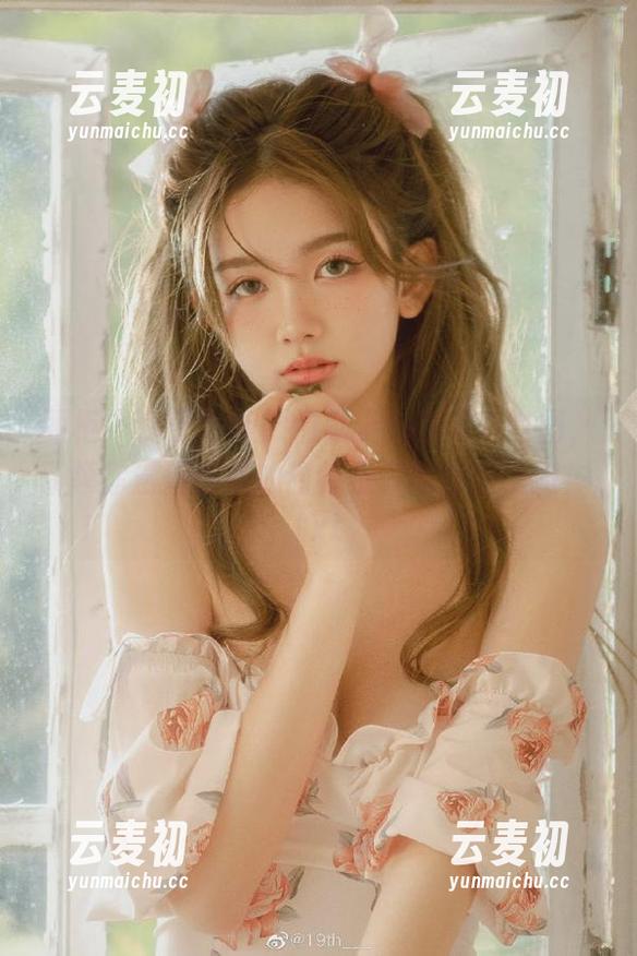 丽柜 - 兔子学姐倾情献上免费写真套图，带领你漫游在她的独特视界与时尚之旅！.txt