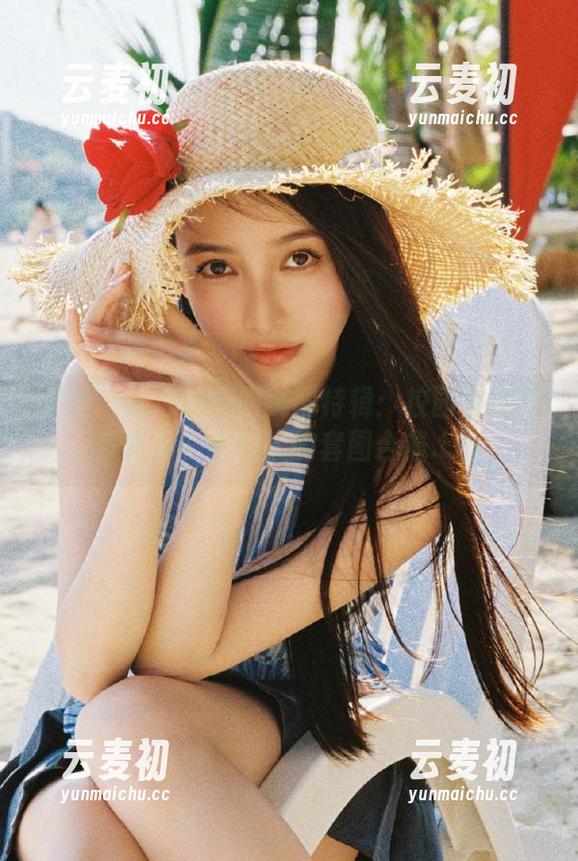 丽柜 - 心心的校服美图特辑：校园里的甜美瞬间，最动人的套图合集.txt