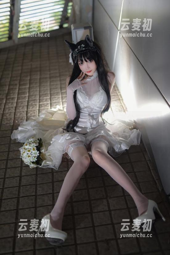 丽柜 - 最会穿泳衣的博主，慕子的写真让人笑中带泪！.txt