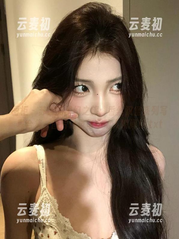 丽柜 - 苏黎的梦幻之旅：香丝汉堡系列写真合集，图片记录每个动人瞬间！.txt