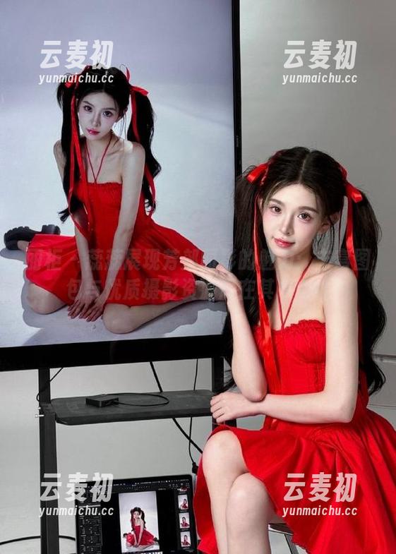 丽柜 - 蕊蕊展现芳郊丽影的魅力：丰富图包与优质摄影资源尽在其中.txt