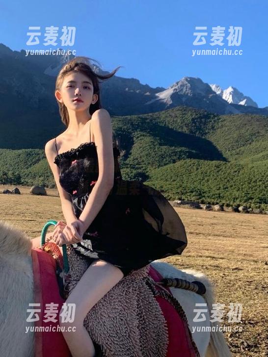 分享九柒喵最新裸足写真，感受她的独特魅力与温柔气息.txt