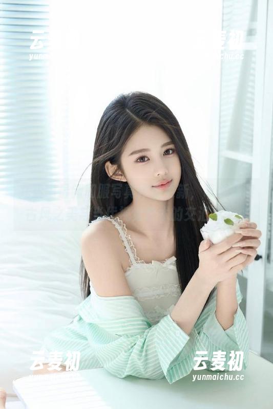 九柒喵最新和服写真作品更新，带你探索古风之美与当代视觉艺术的交汇点.txt