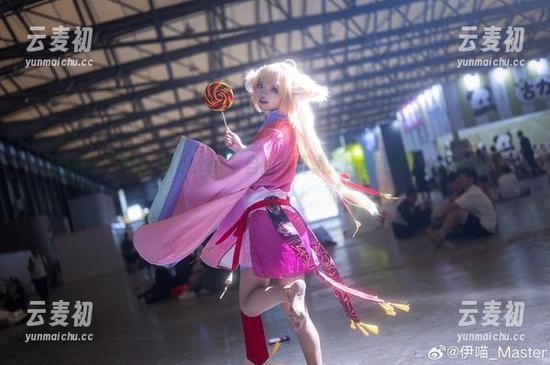 一起欣赏“伊喵_Master”自拍写真集：原图记录下的美好时光.txt