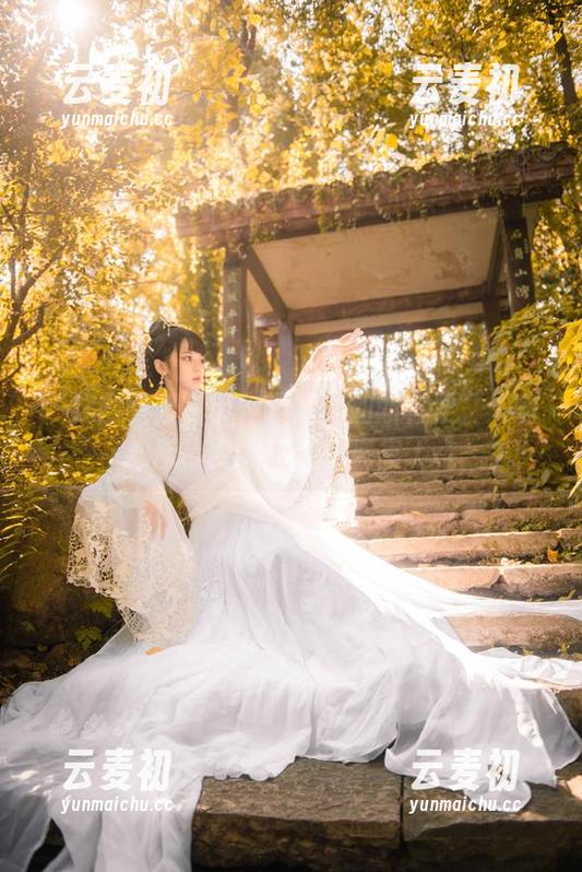 “你的负卿”带你漫游“加斯科涅”：随心所欲的COS套图盛宴.txt