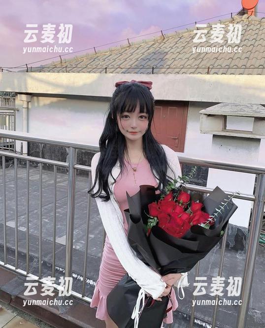 网盘里收藏的佳佳好难啊死库水作品，致敬这位博主的迷人瞬间！.txt