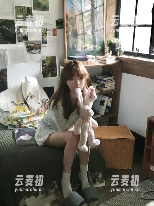 克拉女神 - 呈现姜璐的秘密：图包分享，带你走进她的艺术世界.txt