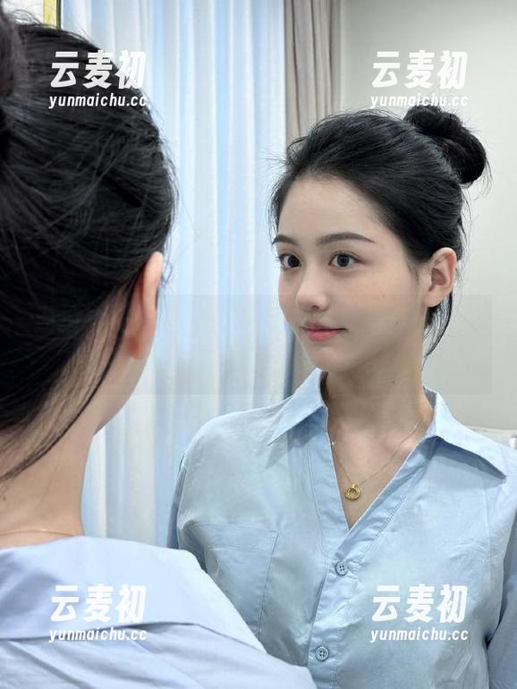 克拉女神 - 杨暖兔女郎写真美图，一场视觉盛宴带你领略魅惑风采.txt