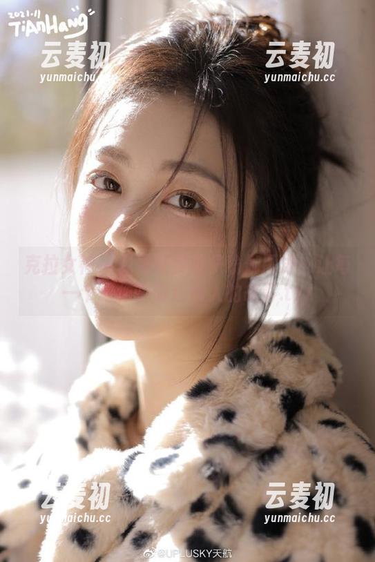 克拉女神 - 免费欣赏璇子瑜伽图册：让每一个动作都讲述动人的故事.txt
