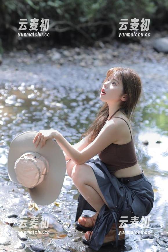 克拉女神 - 盈盈牛仔裤写真带来的福利惊喜，原图让你领略她的时尚气息与活力！.txt